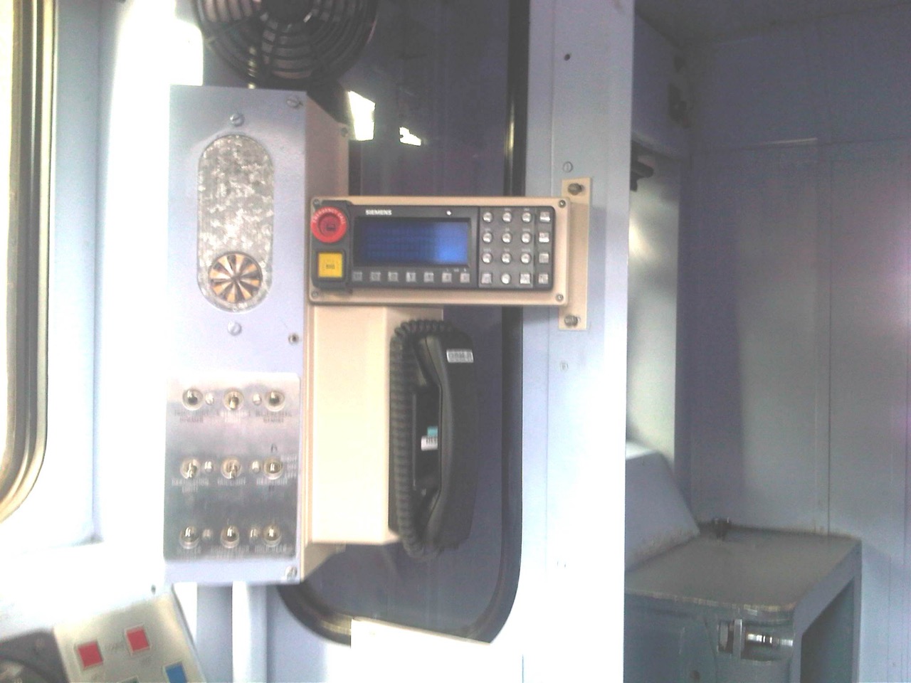 GSM-R förarkabinsradio i ett europeiskt pendeltåg